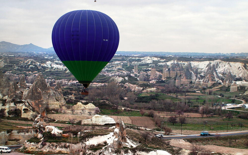 Dawn launch over Göreme