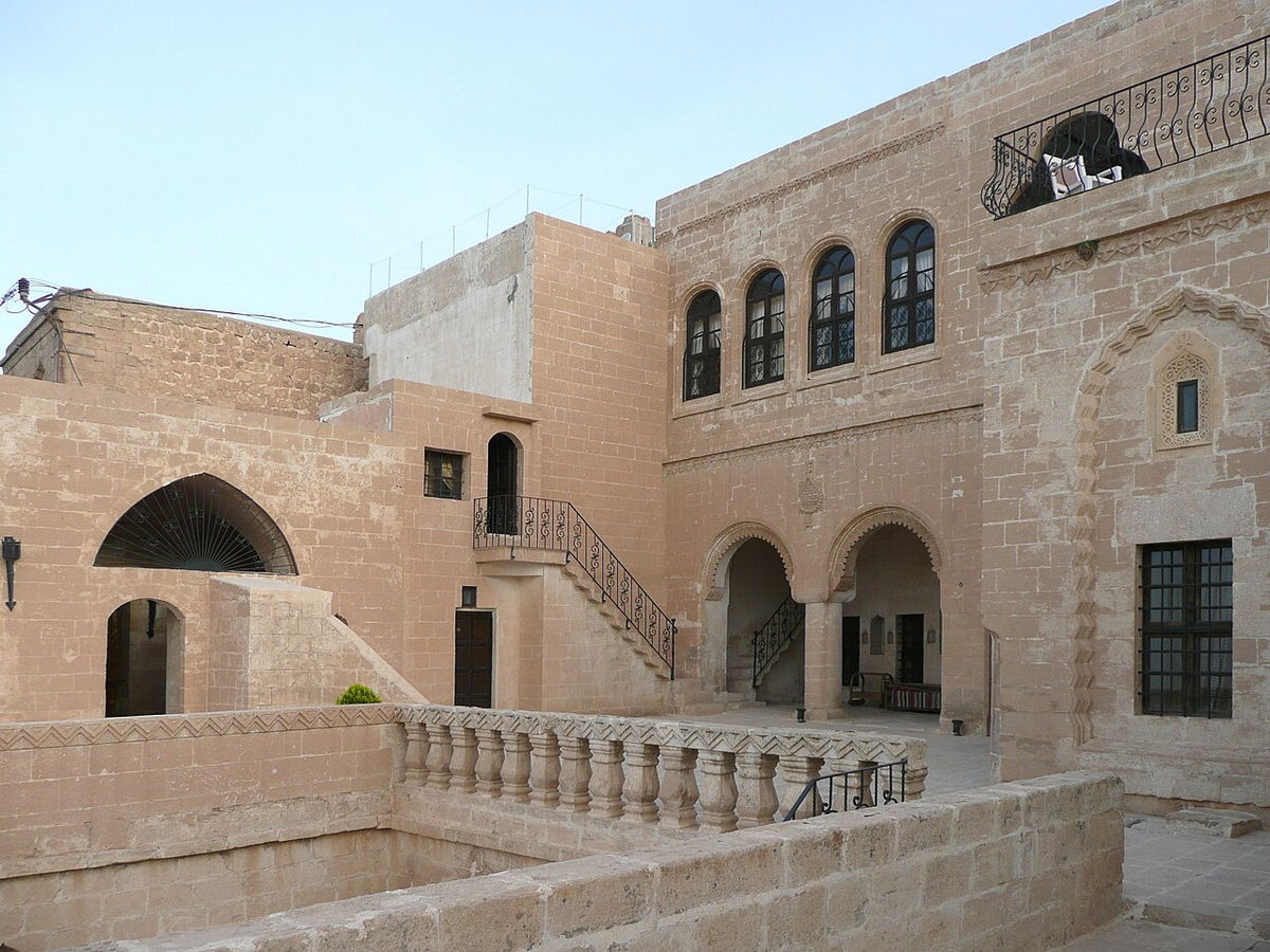 واجهات منقوشة في البلدة القديمة