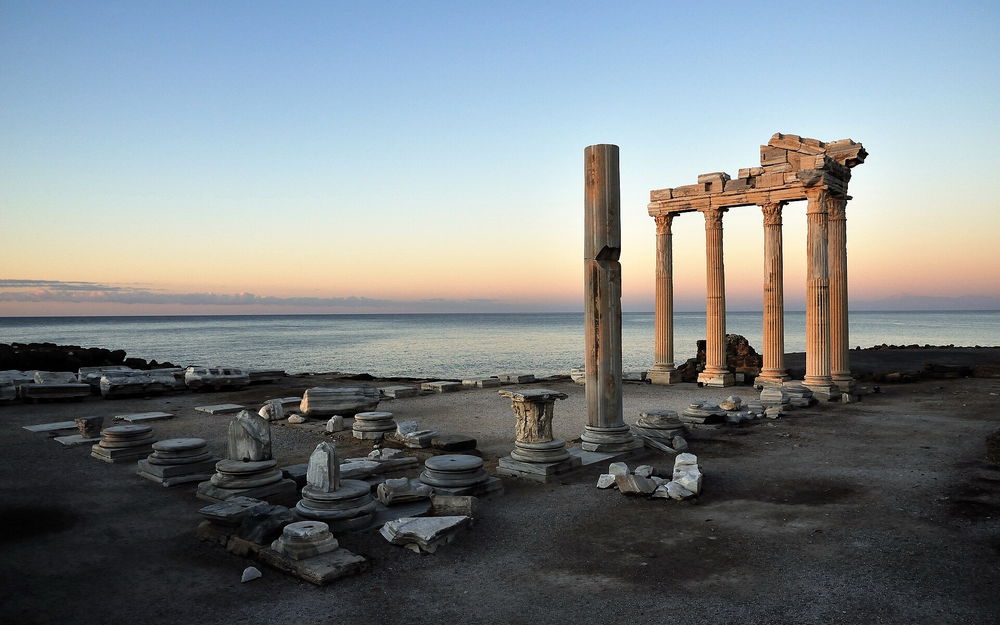 Apollo's columns at the peninsula's tip